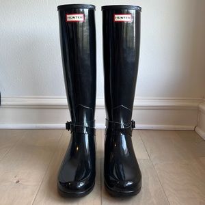 HUNTER Tall Black Glossy Rain Boots Size 9